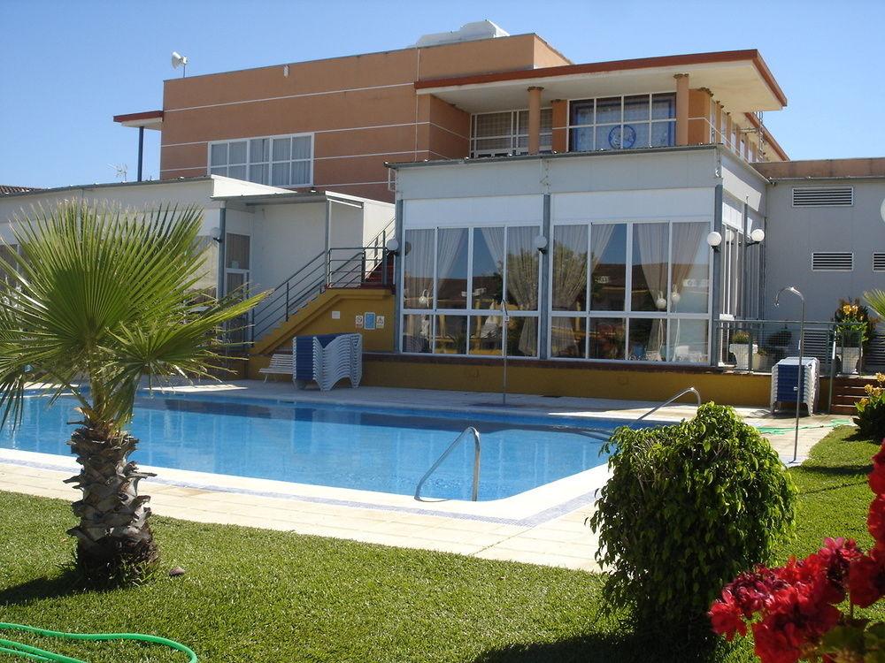 Hotel Jm Jardin De La Reina Guillena Luaran gambar
