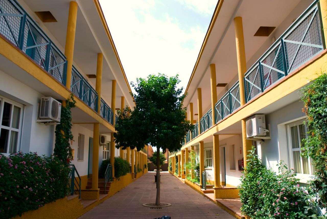 Hotel Jm Jardin De La Reina Guillena Luaran gambar