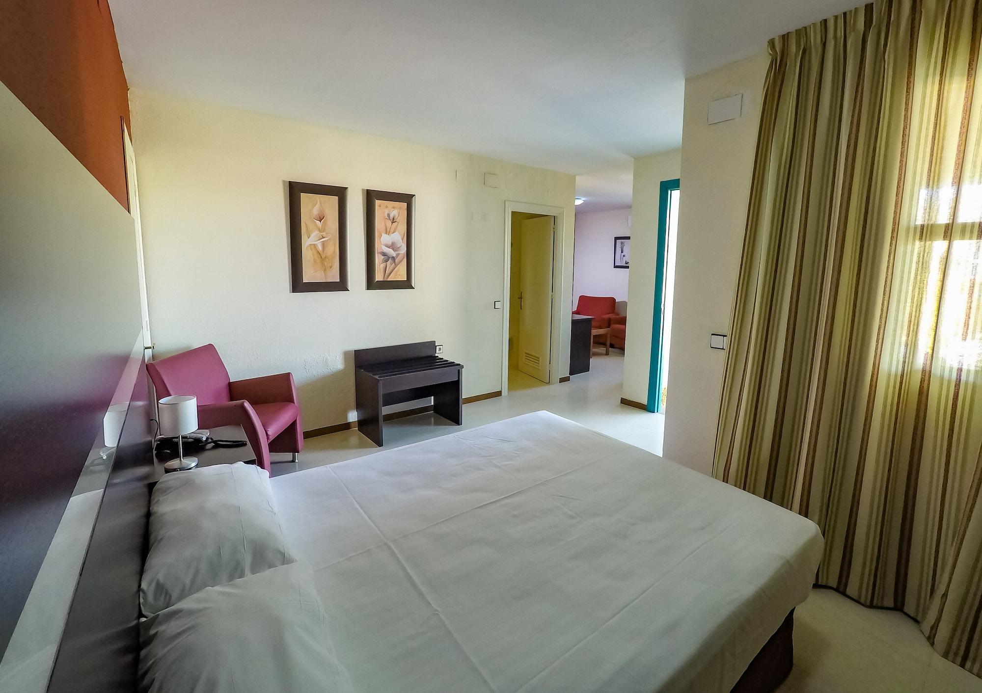 Hotel Jm Jardin De La Reina Guillena Luaran gambar