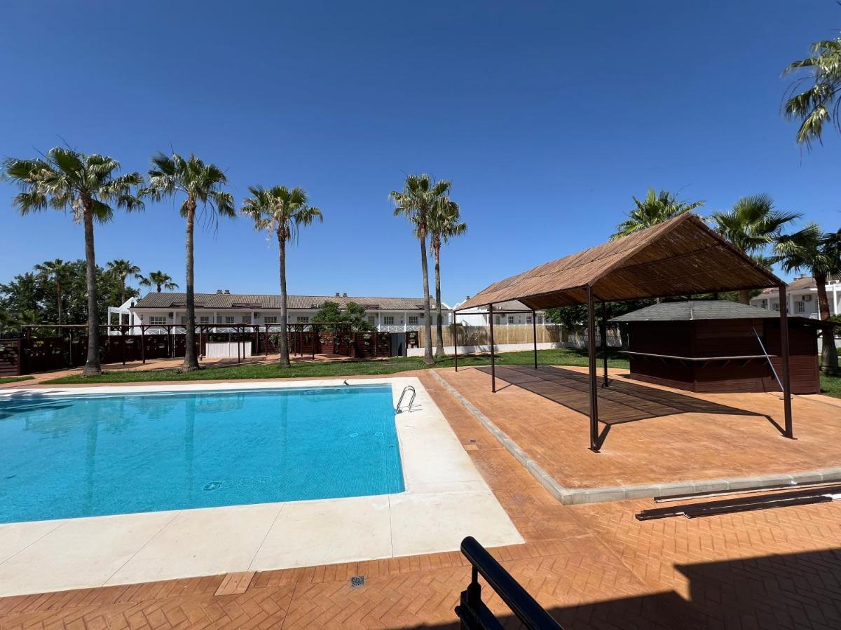 Hotel Jm Jardin De La Reina Guillena Luaran gambar