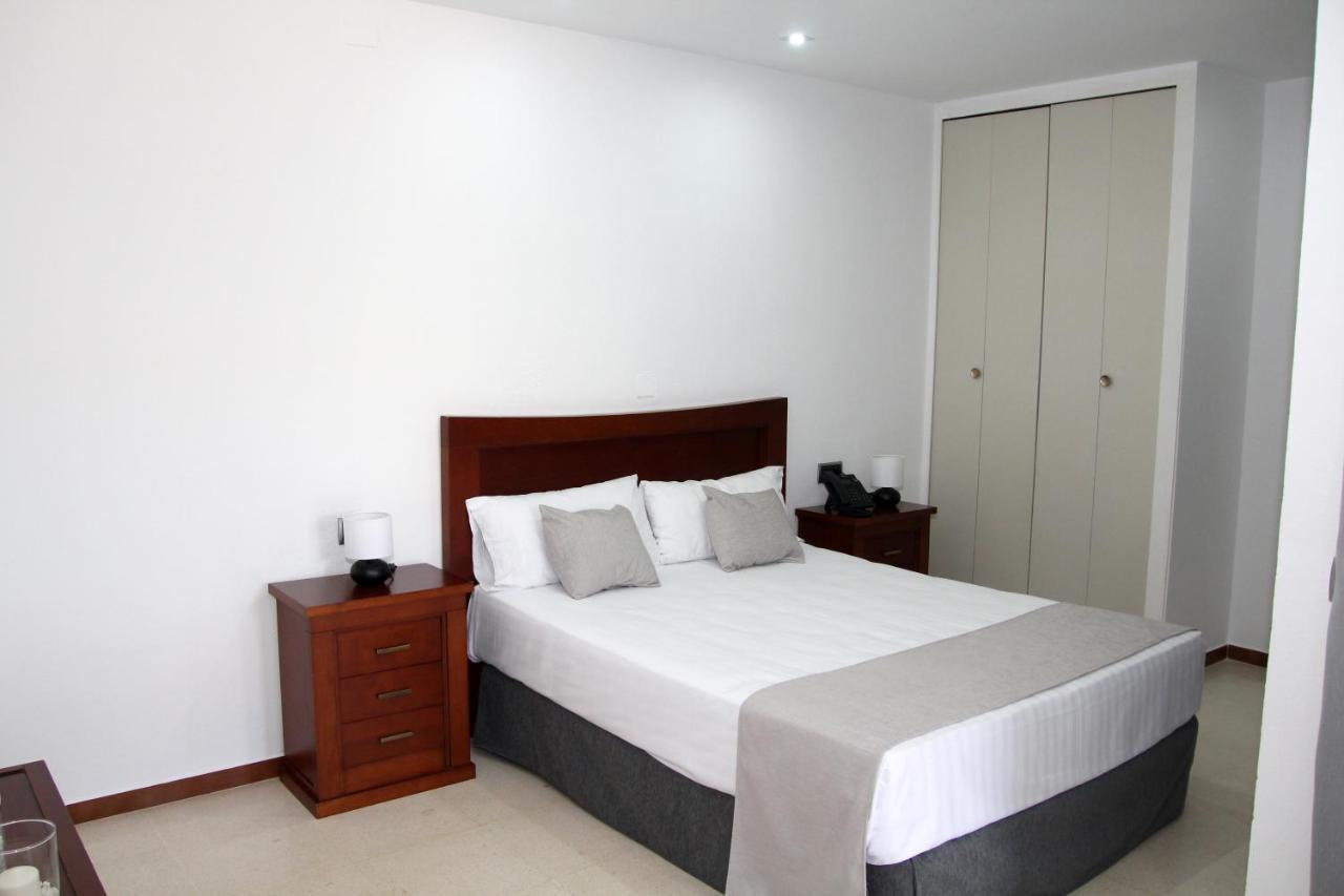 Hotel Jm Jardin De La Reina Guillena Luaran gambar