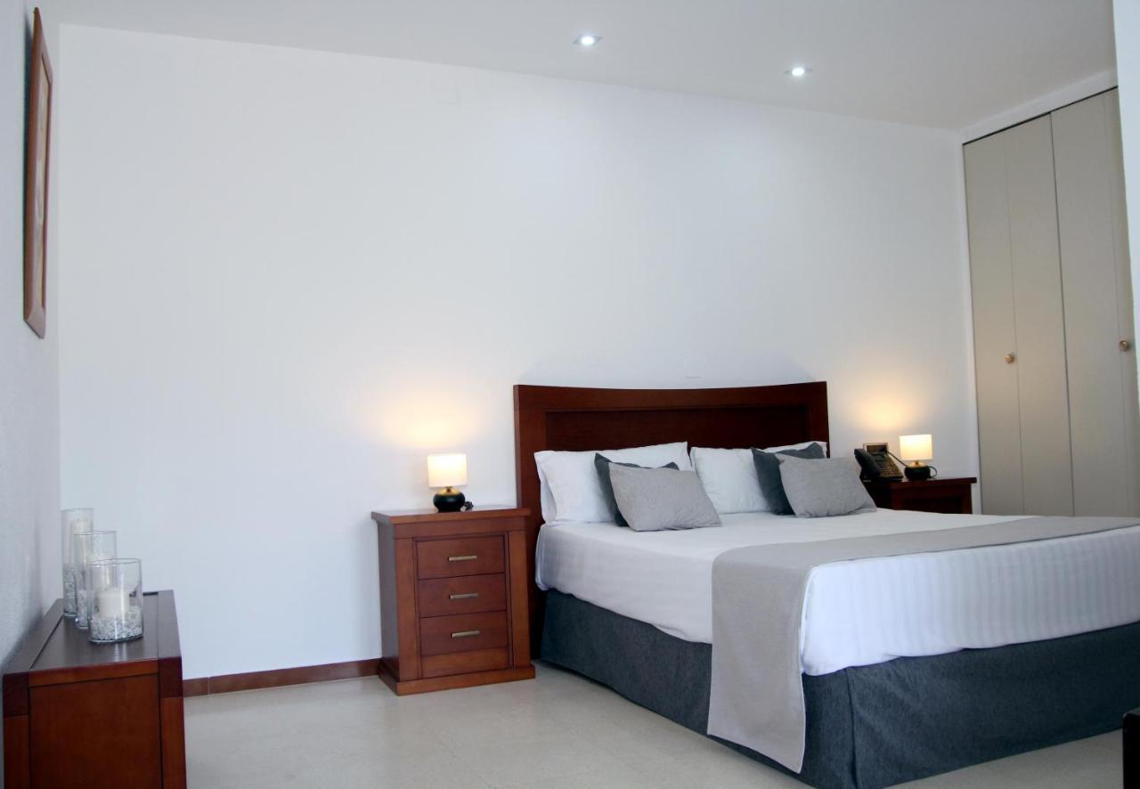 Hotel Jm Jardin De La Reina Guillena Luaran gambar